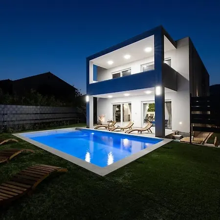 Mame فيلة Kaštela